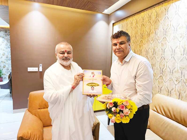 Brahmachari Girish met Honorable Shri Manoj Tyagi Ji, CEO of Sanskar TV channel and some other Spiritual TV Channels. Both of them had a discussion on the roll of spiritual/religious TV channels in India and both have agreed on current need to introduce more programmes of Vedic Science. Brahmachari ji presented his new book 