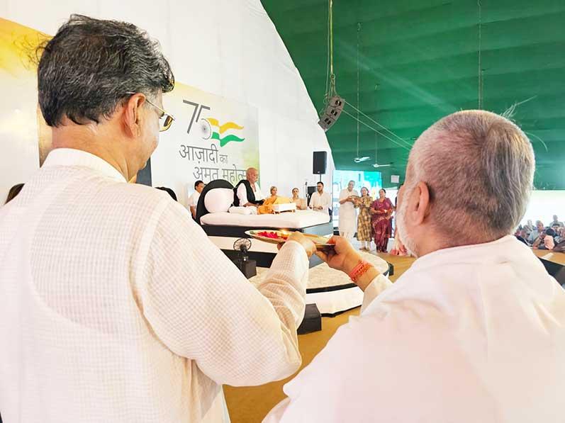 Brahmachari Girish Ji with Shri Ved Prakash Sharma, Shri Shrikant Agasty, Shri Ramdev Dubey got a chance to have darshan of Pujya Sant and world renounced Katha Vachak Shri Murari Bapu Ji and listening live Shriram Katha.  Brahmachari ji presented his new book 