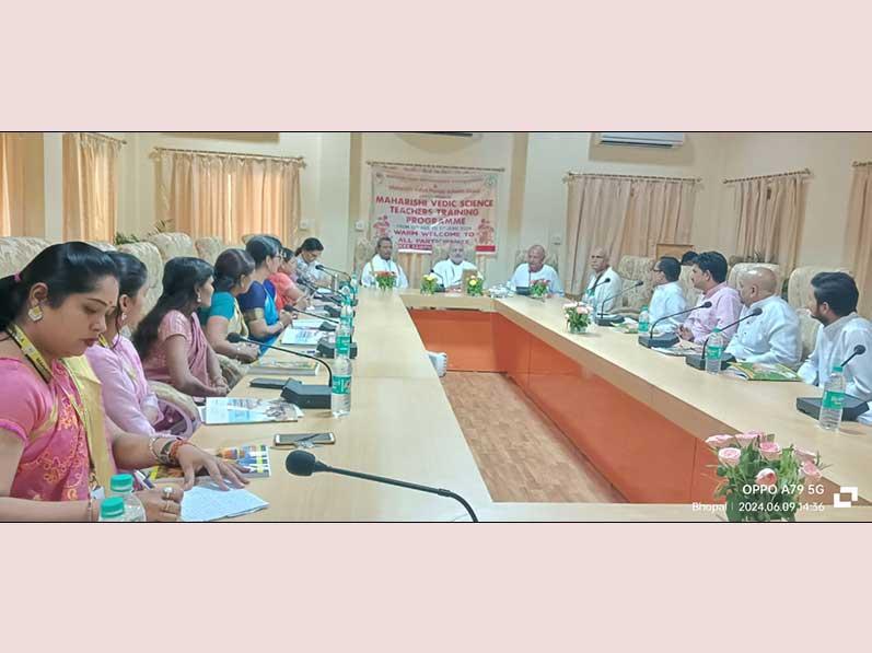 1 month Maharishi Vedic Science Teachers Training Course has completed and valedictory programme was organised at National Office of MVM Schools Group, Bhopal. Brahmachari Girish Ji in his address has inspired newly trained Maharishi Vedic Science Teachers and said that we need hundreds and thousands of such teachers to bring life supporting Vedic knowledge all over India for all fellow Indian citizens and through them for the world family. Course Director Prof. Bhuvnesh Sharma, VC of MMYVV, Course Coordinators Smt. Rita Pandey and Smt. Chandrakala has also blessed the occasion.  