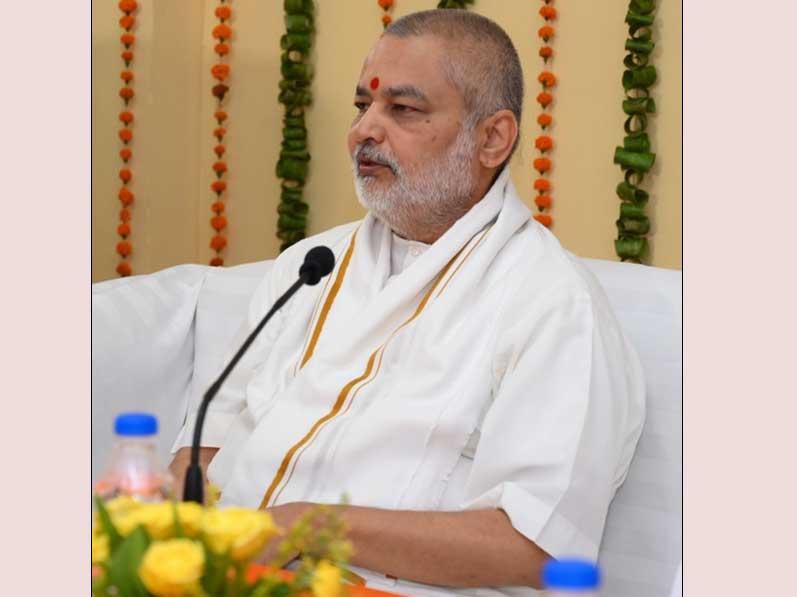 10 days Spoken Sanskrit Teacher Training Course for 31 teachers of Maharishi Vidya Mandir Schools Group was inaugurated today by Brahmachari Girish ji and Professor Bhuvnesh Sharma ji at MCEE campus Bhopal. 3 faculty members Dr. Satya Vani, Shri Mohan and Shri Bhandari came from Telangana to conduct this course.