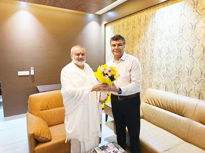 Brahmachari Girish met Honorable Shri Manoj Tyagi Ji, CEO of Sanskar TV channel and some other Spiritual TV Channels. Both of them had a discussion on the roll of spiritual/religious TV channels in India and both have agreed on current need to introduce more programmes of Vedic Science. Brahmachari ji presented his new book 