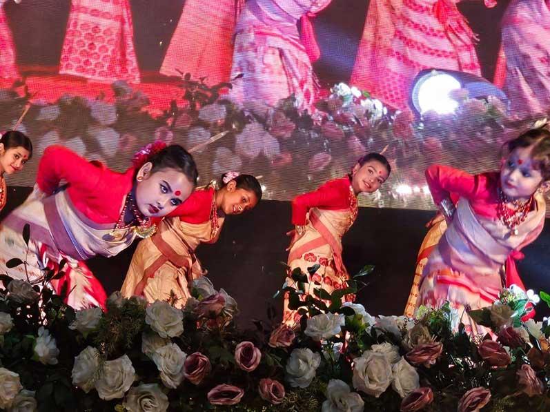 These very little but perfect Bihu dancer Angels perform so well, like perfect matured Bihu performers. Congratulations to these artists and pray Shri Gurudev and Maharishi ji to bless them for evolutionay growth in their life.