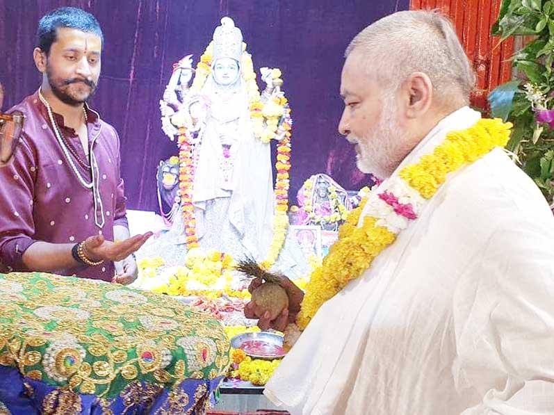 Fortunate to visit famous Shri Khajrana Ganesh Ji at Indore with a group of National Directors of MVM Schools Group and prayed for the well-being of all Maharishi Global Family Members. Had nice darshan and performed Puja. Also had nice darshan of Devi Mata. Jai Ganesh Ji, Jai Devi Mata, Jai Guru Dev, Jai Maharishi.