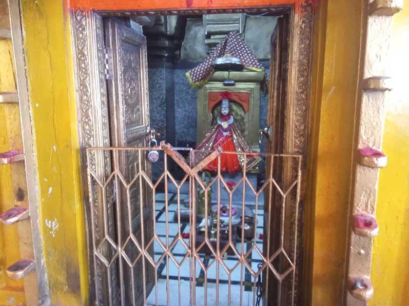 Ved Vidya Martand Brahmachari Girish Ji has visited Amarkantaka, from where fifth largest Holy River of India Narmada Ji has originated from a Shivlinga in Narmada Kund and worshiped Maa Narmada. Brahmachari Ji has informed that For last few years he had strong desire to visit Amarkantaka where Shri Gurudev Swami Brahmanand Saraswati Maharaj Ji has spent large part of his life in dense forest and get blessings of Maa Narmada and Shri Guru Dev.