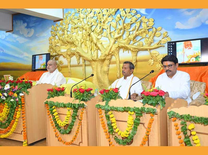 A Seven-day teacher training program on Maharishi Consciousness Based Education has been organized at the National Office of Maharishi Vidya Mandi, Bhopal.
Inaugurating the event, Brahmachari Girish Ji, Chairman of Maharishi Educational Institutions Group, said that In Maharishi Institutions, all the students, teachers, workers and their family members are provided consciousness-based education validated by scientific researches, which helps in building a self-referral, conscious, energetic and bright personality.