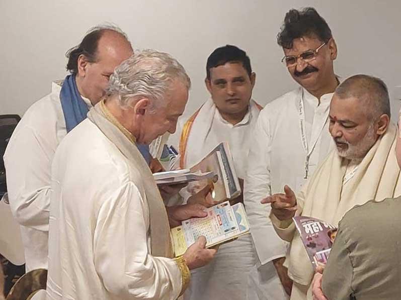 Brahmachari Girish Ji, Shri Ved Prakash Sharma, Shri Yateesh Saxena, Shri Ramdev and other members of MVM Schools Group have met Dr. Tony Nader (Maharajadhiraj Rajaram Ji) during assembly of 10000 Siddhas at Hyderabad and Brahmachari Ji presented him book ''Param Pujya Maharishi Mahesh Yogi Ji ki Chhatra Chhaya mein Brahmachari Girish'',  annual magazine of Maharishi Organisations in India ''Gyan 2024'', Maha Media monthly magazine, Table and sheet calendar of year 2024. Dr. Nadar has expressed his joy meeting the group and receiving the publication.