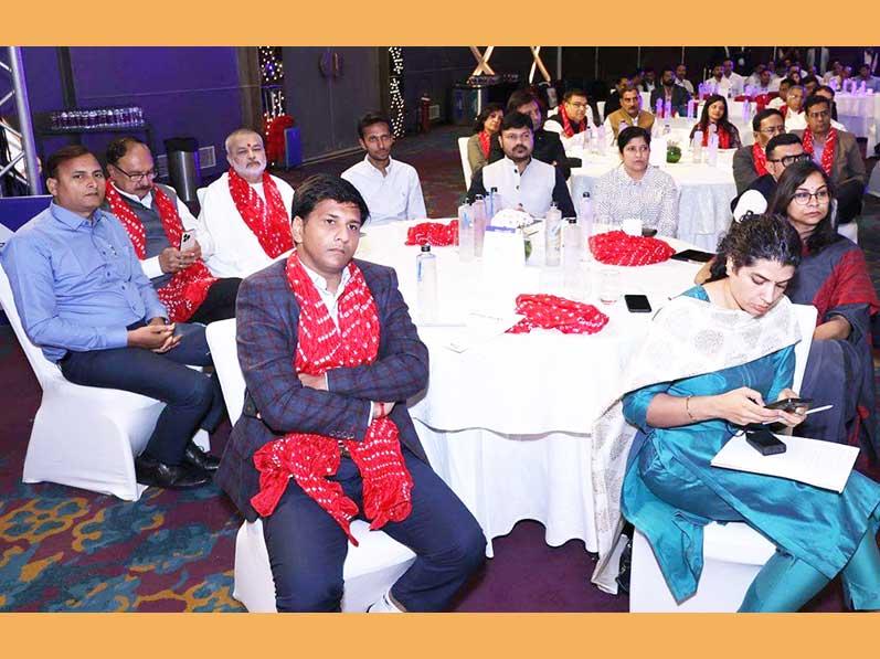 Brahmachari Girish Ji has attended Education Conclave 2025 organised by Bhaskar Group at Delhi. Many eminent scholars have addressed the conclave on different topics like new provisions on education in NEP 2020, Education Institutional Branding, Educational Institutions Finances and Administration, Challenges in running educational institutions. Brahmachari Ji has shared information of Maharishi Global organisation and programmes with many of prominent personalities of the country. Girish Ji also met group head of Bhaskar group Shri Girish Agrawal Ji. 