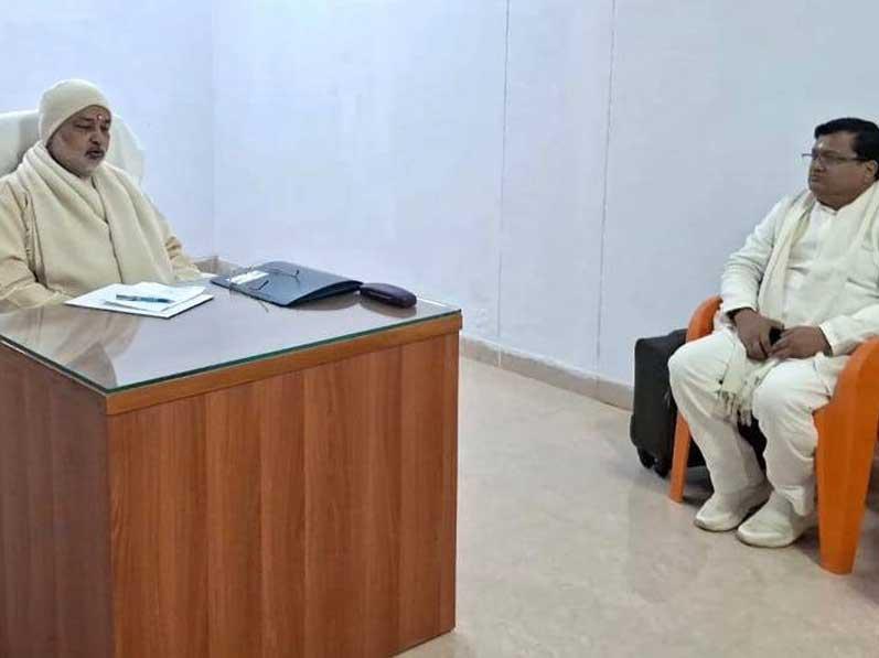 Brahmachari Girish Ji has visit Maharishi Ashram Prayagraj to review the preparation of Maha Kumbh 2025.