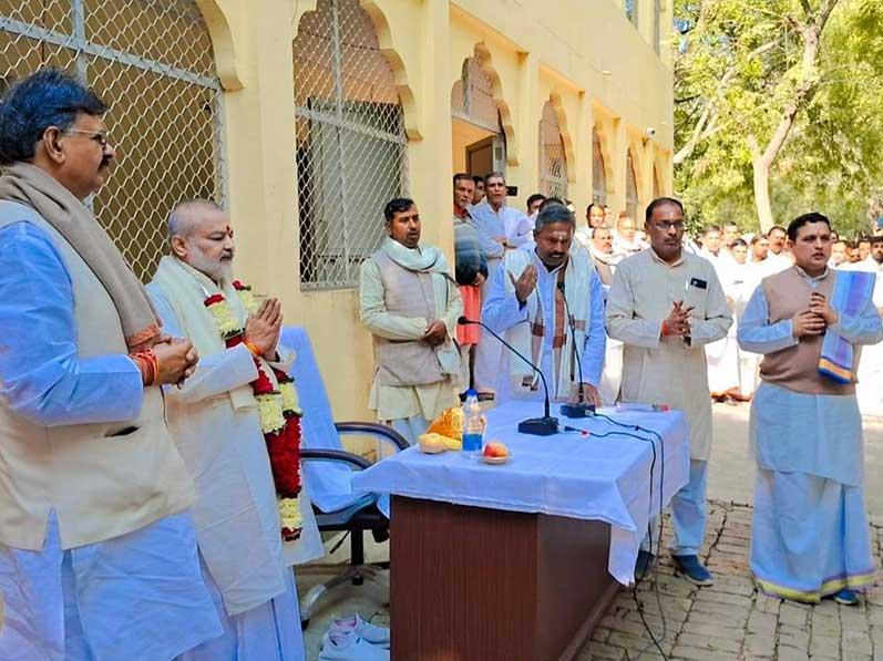 Brahmachari Girish Ji has visit Maharishi Ashram Prayagraj to review the preparation of Maha Kumbh 2025.