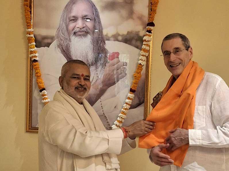 Brahmachari Girish ji has met Raja Dr. Harris Kaplan ji, welcomed and honoured him in Ved Bhumi Bharat with flowers, shawl, sweets and dry fruits. Girish ji has discussed with Raja Harris ji about establishment of permanent group of 10,000 Yogic Flyers to create permanent world peace and also progress of Maharishi Consciousness based Education in India.