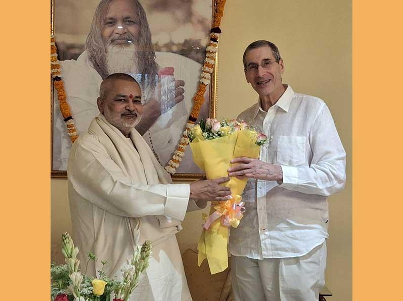 Brahmachari Girish ji has met Raja Dr. Harris Kaplan ji, welcomed and honoured him in Ved Bhumi Bharat with flowers, shawl, sweets and dry fruits. Girish ji has discussed with Raja Harris ji about establishment of permanent group of 10,000 Yogic Flyers to create permanent world peace and also progress of Maharishi Consciousness based Education in India.