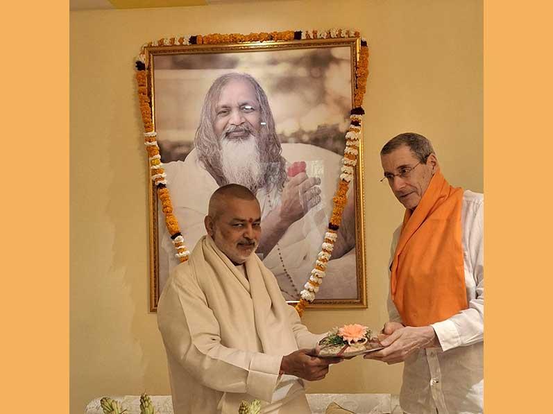 Brahmachari Girish ji has met Raja Dr. Harris Kaplan ji, welcomed and honoured him in Ved Bhumi Bharat with flowers, shawl, sweets and dry fruits. Girish ji has discussed with Raja Harris ji about establishment of permanent group of 10,000 Yogic Flyers to create permanent world peace and also progress of Maharishi Consciousness based Education in India.
