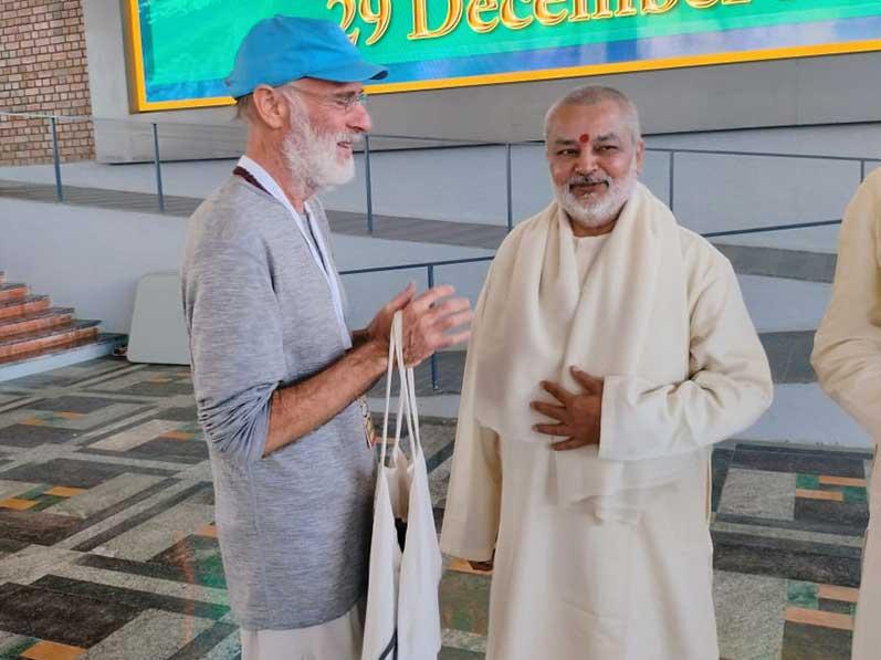 Brahmachari Girish met Dr. Tim Gautherat, a very senior member of Maharishi Purusha Programme from USA during visit to 10000 Siddha's assembly for World Peace at Hyderabad.