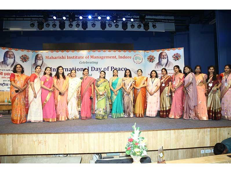 International Day of Peace and the commencement of the academic session of Maharishi Institute of Management, Indore. Padmashree Dr. Janak Palta Magligan was the chief guest of the programme and international poet Professor Rajeev Sharma and Dr. Rajeev Dixit DCDC, Devi Ahilya University were the special guests.