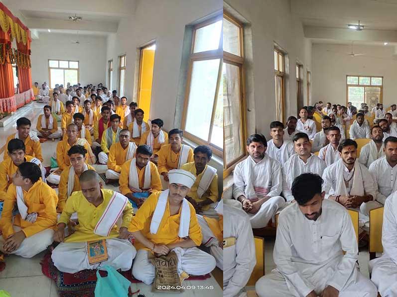 On the auspicious first day of Chaitra Navratri Sahasra Chandi Mahayagya has started where 131 Maharishi Vedic Pandits are participating in this Mahayagya. Everyday  Chandi path with Hawan will be performed for nine days. Brahmachari Girish ji said on this occasion that these 9 days are great days of awakening of latent power through spiritual practices and Yagya. One can enjoy new energy, power, bliss and invincibility.