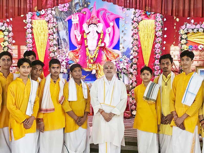 It was a great day to have Darshan of Ganapati Ji in many Maharishi Campuses today. Did puja and visarjan of Ganapati Ji with prayer to continue to bless the world with Shraddha, Bhakti, Sadbuddhi for everyone and come back next year with more knowledge, power and bliss for the humanity.