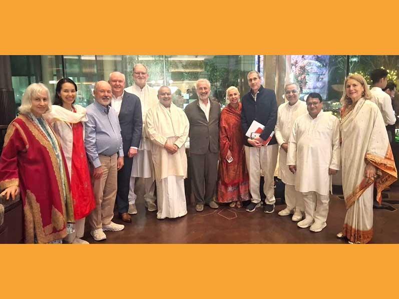 Ved Vidya Martand Brahmachari Girish Ji, Chairman of Maharishi Group of Educational Institutions have met Dr. Tony Nadar, Chief Administrator of Global Country of World Peace with some other international members of delegation.