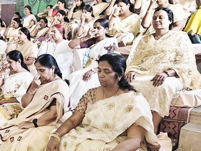 Group practice of TM was organised at hundreds of places country wide on 12th January Age of Enlightenment Day.