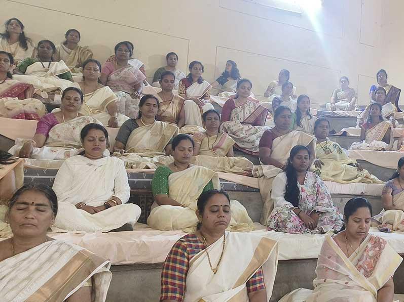 Group practice of TM was organised at hundreds of places country wide on 12th January Age of Enlightenment Day.