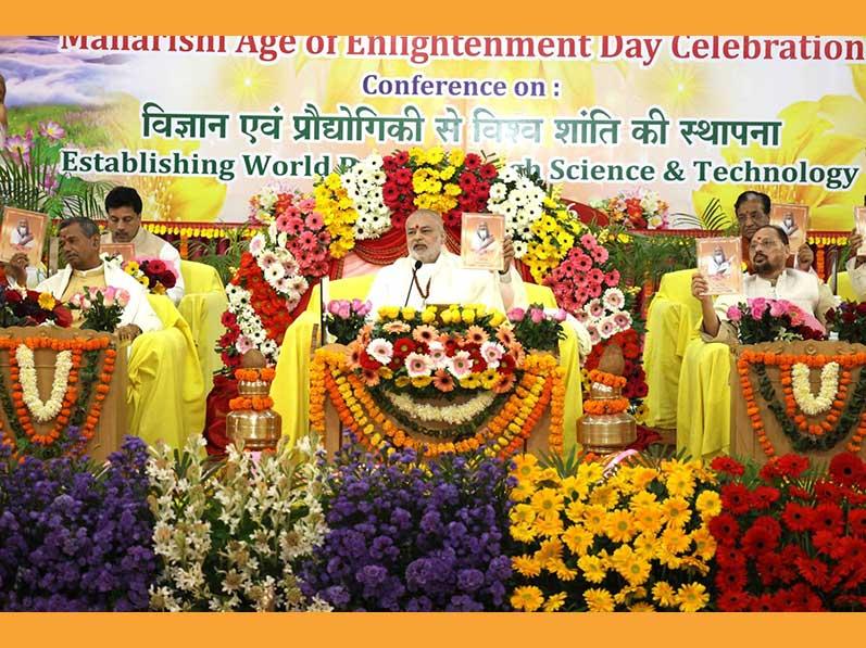 Brahmachari Girish Ji and other dignitaries releasing new edition of Maharishi Ideal India Campaign book in Hindi and English.