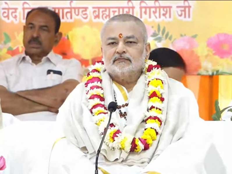 Knowledge lies in consciousness: Brahmachari Girish ji.