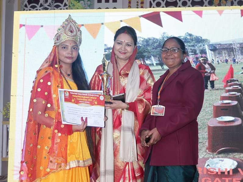 MVM Chhatarpur 3, Sarani Gate, celebrated the 109th birth anniversary of Maharishi Mahesh Yogi with great joy and enthusiasm. On this occasion, students presented a beautiful message of Maharishi's thoughts and teachings through cultural programs, dance performances, plays, and inspiring presentations.