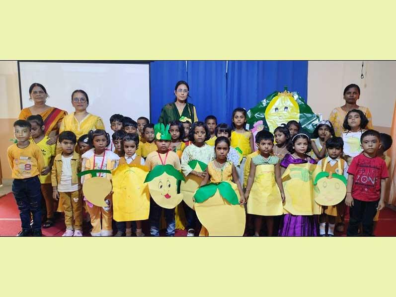 MVM Rustampur Gorakhpur: Mango Day was celebrated at Maharishi Vidya Mandir Rustampur Gorakhpur with complete involvement.
