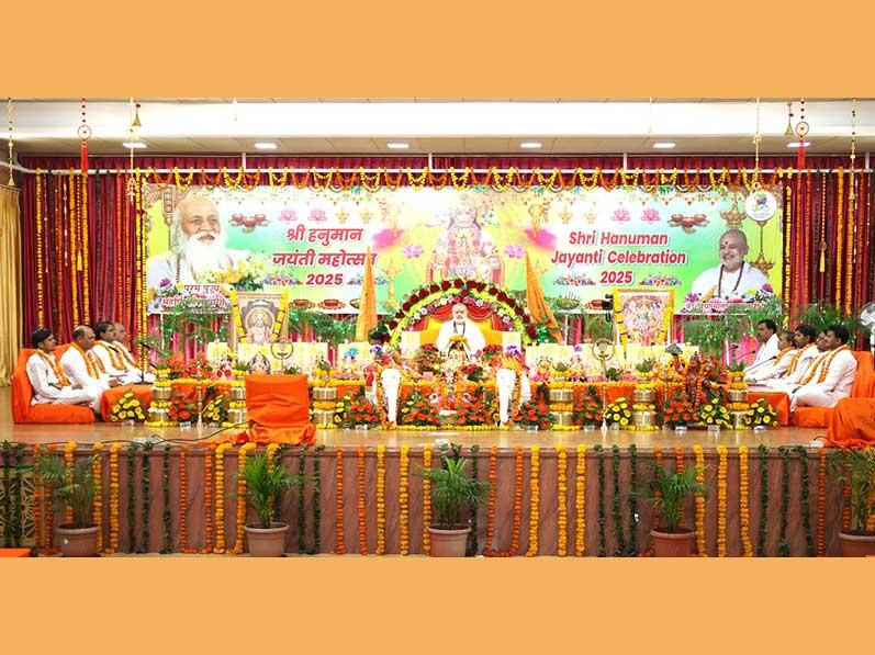 Three days celebration at Maharishi Organisation 
Three auspicious days of divine grace of Devies and Devatas were celebrated in Maharishi Organisations all over India. 