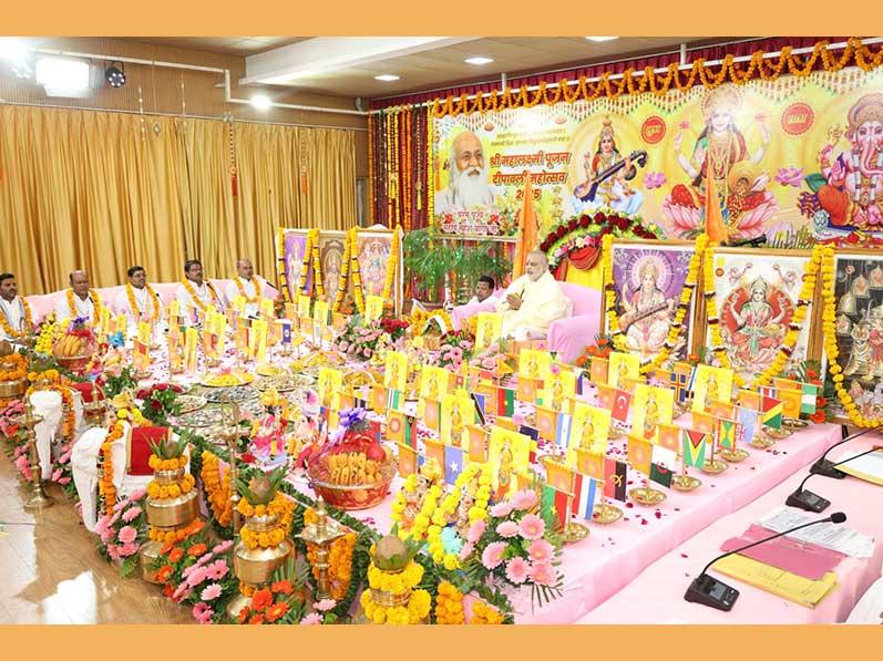 Three days celebration at Maharishi Organisation 
Three auspicious days of divine grace of Devies and Devatas were celebrated in Maharishi Organisations all over India. 