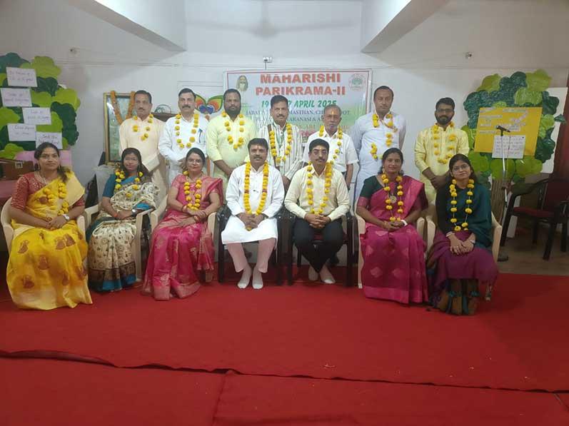 It is a matter of great joy that Maharishi Parikrama-2 started today on Saturday, 19-4-2025, in the morning from Jabalpur, which will be completed on 27-04-2025 in Prayagraj. Under the grace of Vedic Gurudev and the divine guidance of Maharishi Educational Institutions Chairman Brahmachari Girish ji, all the Parikrama members from different states of the country gathered at Sanskardhani Jabalpur on the first day today. The program started with Guru Puja at Maharishi Vidya Mandir Narmada Road branch, Jabalpur.