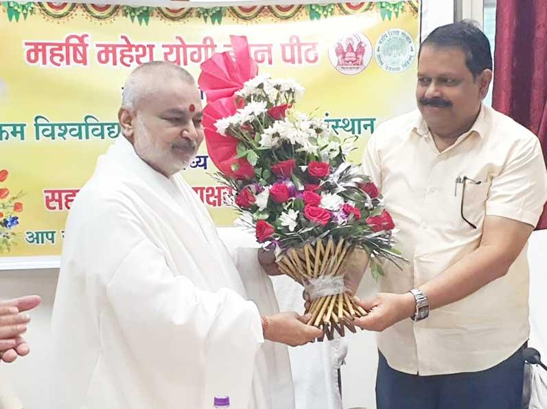 Maharishi Shiksha Sansthan signs MoU with Vikram University Ujjain.
On Monday, Maharishi Shiksha Sansthan signed a historic Memorandum of Understanding MoU with Vikram University Ujjain resulting establishment of the Maharishi Mahesh Yogi Gyan Peeth Maharishi Chair at Vikram University.