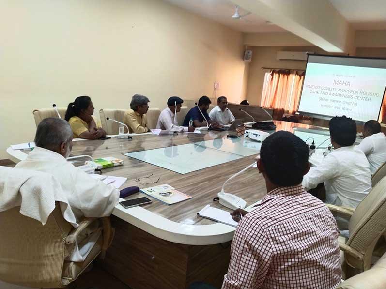 A planning session was organised with senior Vaidyas, Professors and Experts of Ayurveda at Bhopal to create disease free society, the divine wish of His Holiness Maharishi Mahesh Yogi Ji. Vaidya Shri Madhusudan Deshpande Ji and his team has presented detailed MAHA planning to implement the programme very soon on large scale for the perfect health of society at large. The session was presided by Brahmachari Girish Ji, who has emphasised immediate need of brining knowledge of Ayurveda in order to create disease free society.