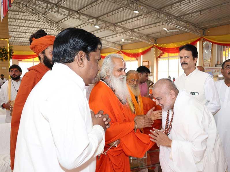 The news of the passing of the revered Swami Dr. Ramvilas Vedanti Ji is extremely saddening. He visited Bhopal in August at our request, and we had a very fruitful and enlightening discussion, receiving his abundant blessings. A few months ago, after visiting Shri Ram Lalla in Ayodhya, we also visited his newly constructed ashram and met him there.