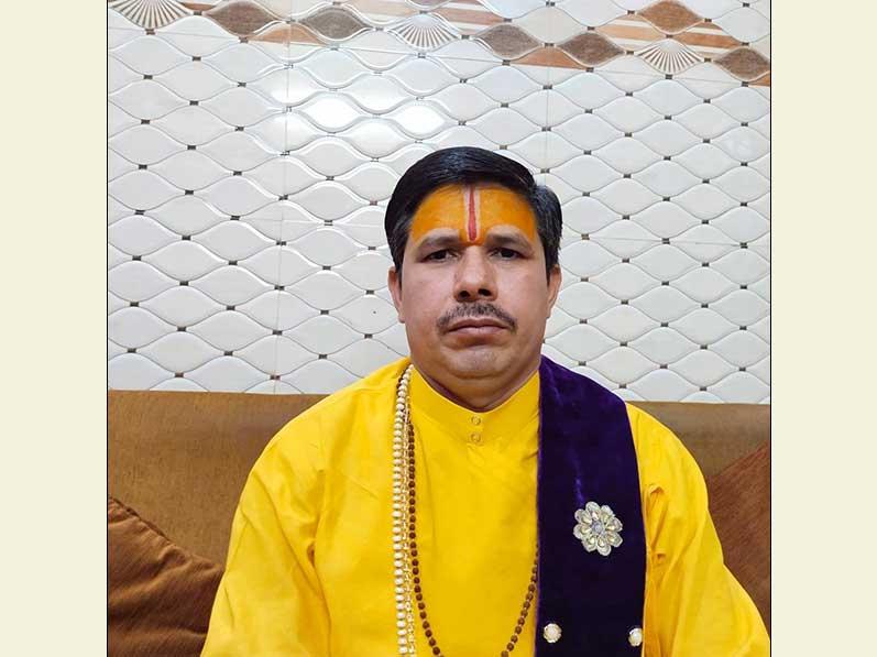 Mahakumbh-2025 Prayagraj, News Release
Thoughts with emotional meditation will help you in achieving the goal: Brahmachari Girish ji.