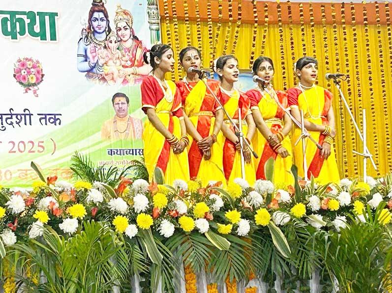 Mahakumbh-2025 Prayagraj, News Release
Thoughts with emotional meditation will help you in achieving the goal: Brahmachari Girish ji.