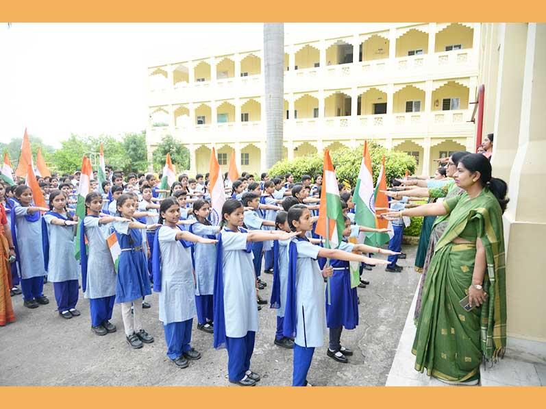 A Tiranga Yatra was organised by Maharishi Centre for Education Excellence (MCEE) at Bhopal. Over 1000 members of Maharishi Organisation including Brahmachari Girish Ji, Prof. Bhuvnesh Sharma, Mrs. Rekha Nimkar, all directors and members of MVM National Office, faculty of Maharishi Institute of Management, teachers and students of MCEE, and Mahamedia Group members have participated in the Yatra. At the end of Yatra Brahmachari Girish Ji has addressed the assembled members and said that Its a very good sankalpa of having flag on each home, each building of India Ghar Ghar Tiranga.