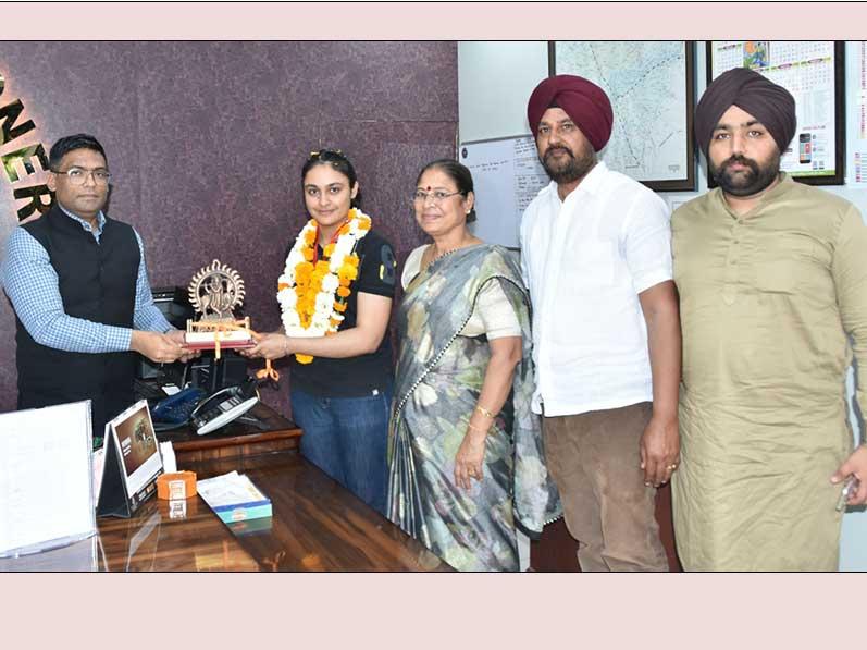 MVM Jind: Kudrat Ex-student of Maharishi Vidya Mandir Jind got  selected as Lieutenant in Army after cracking UPSC (CDS) exam with 14th rank and was honoured by Deputy Commissioner Jind.