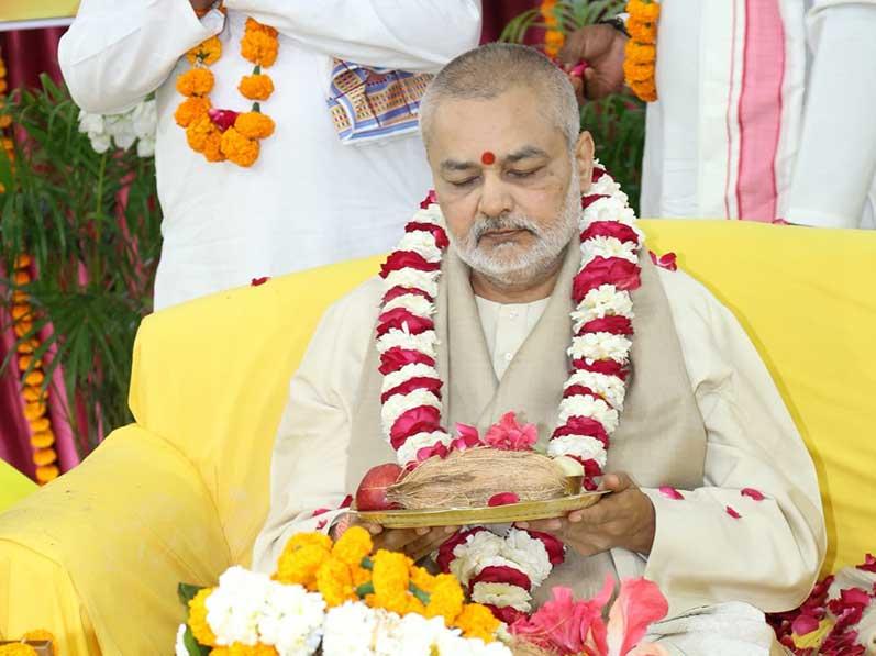 Vasant Panchmi Utsav was arranged with puja of Maha Saraswati at Gurudev Brahmanand Saraswati Ashram Bhopal in divine presence of Brahmachari Girish Ji. All branches of Maharishi Organisation also celebrated Vasant Panchmi.