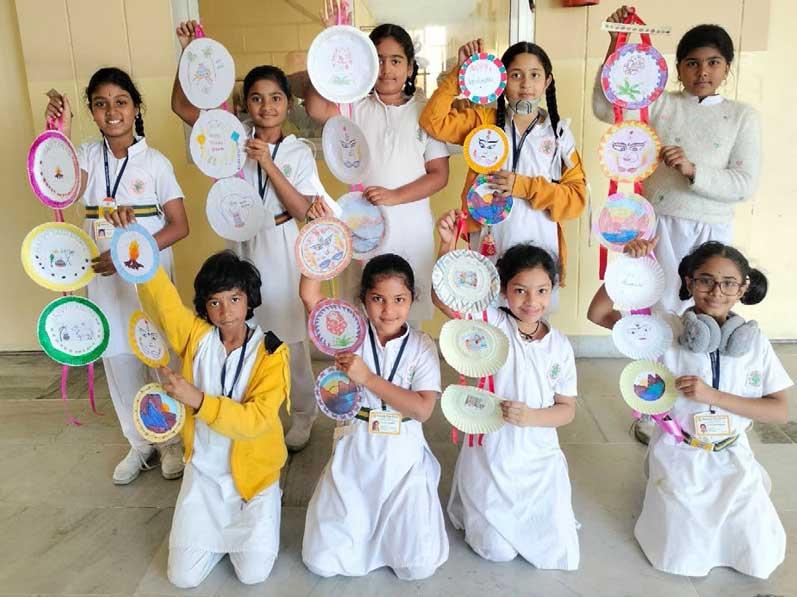 Students of MVM Hyderabad during 'Wall hanging and
decoration items' making activity.