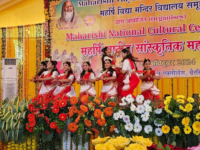 Development of knowledge retention capacity through Transcendental Meditation: Brahmachari Girish
The three-day Maharishi National Cultural Festival of Maharishi Vidya Mandir Group began in Bhopal. Brahmachari Girish Ji, Chairman of Maharishi Vidya Mandir School Group, said on this occasion that The students of Maharishi Vidya Mandir School are different from the students of other schools.