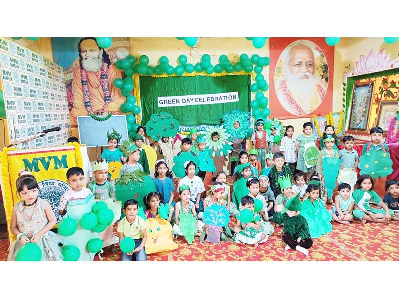 MVM Bareilly : Students of Maharishi Vidya Mandir Bareilly organized Green Day . All children arrived in green dress in Green day at MVM Bareilly.