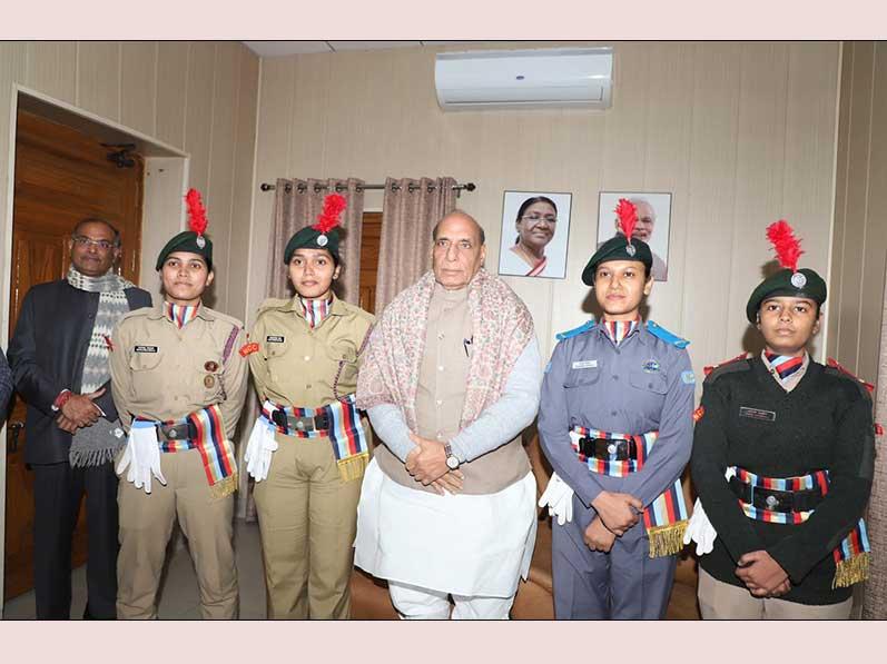 MVM Fatehpur: A Brigadier level inspection was orgnized at 60 UP BN. Maharishi Vidya Mandir Fatehpur NCC cadets participated and were awarded as guard of honor and best performers for briefing session-2024-25. 3 NCC Cadets got an opportunity to meet with Defence Minister Shri Rajnath Singh.