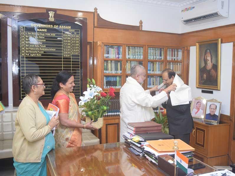 During the visit to Guwahati, Brahmachari Girish ji and delegation members also met Hon'ble Governor of Assam Prof. Jagdeesh Mukhi. Brahmachari Girish Ji has briefed him with all Maharishi Ji's world wide programmes and specially on TM and establishing large groups of TM Siddhi practitioners.

