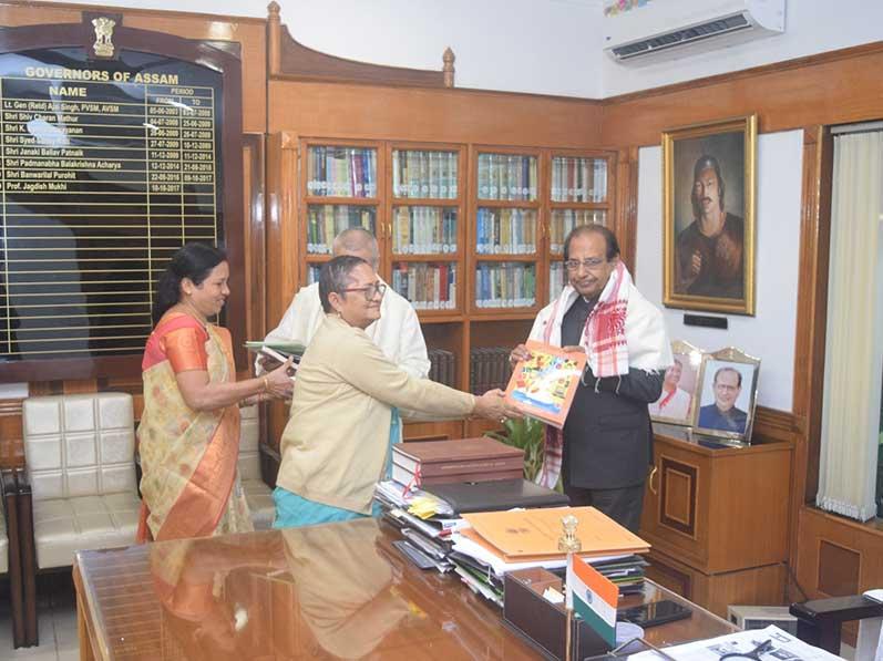 During the visit to Guwahati, Brahmachari Girish ji and delegation members also met Hon'ble Governor of Assam Prof. Jagdeesh Mukhi. Brahmachari Girish Ji has briefed him with all Maharishi Ji's world wide programmes and specially on TM and establishing large groups of TM Siddhi practitioners.

