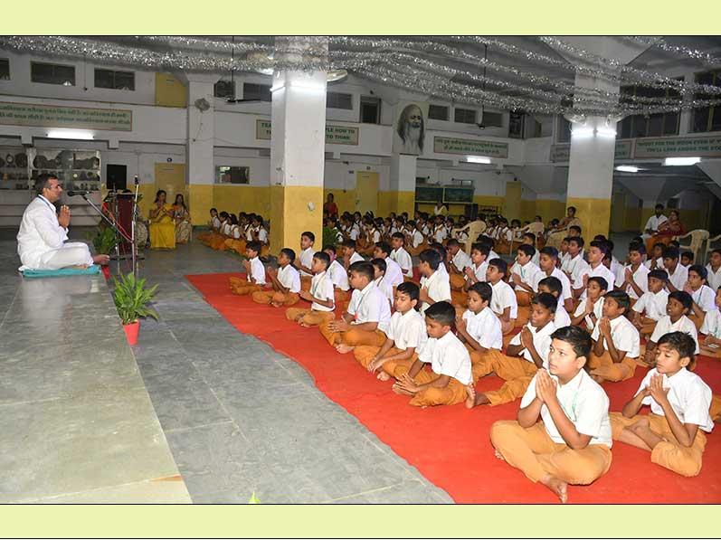 MVM Narmada Road Jabalpur: Guru Purnima was celebrated at Maharishi Vidya Mandir Narmada Road Jabalpur.