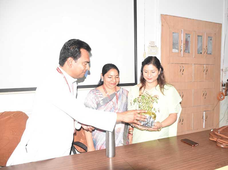 MVM Vijay Nagar Jabalpur: One day Capacity Building Program on the topic 