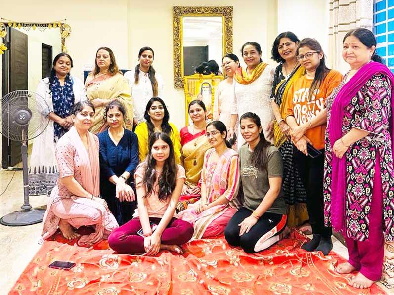 An overwhelming response of participants after Introductory Lecture on Transcendental Meditation.