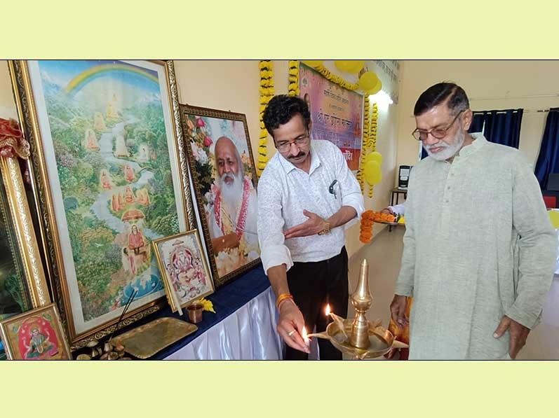 MVM Mandla: Guru Purnima was celebrated at Maharishi Vidya Mandir Mandla with full enthusiasm.
