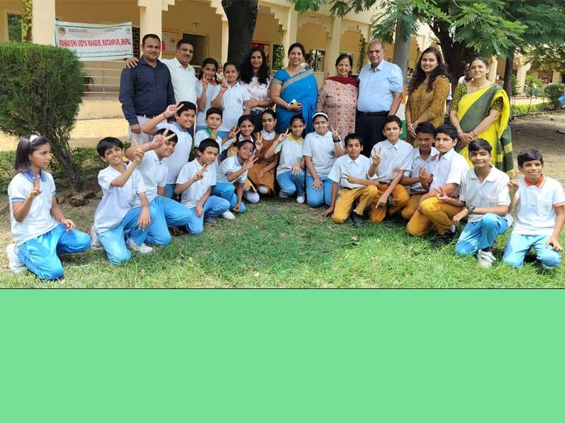 MVM Ratanpur: Mr S.Pal Managing director Vardhman textiles & industries, his wife along with his managing team and school principal of Maharishi Vidya Mandir Ratanpur did plantation and donation of fruits flowers oxygen giving plants at Maharishi Vidya Mandir Ratanpur.