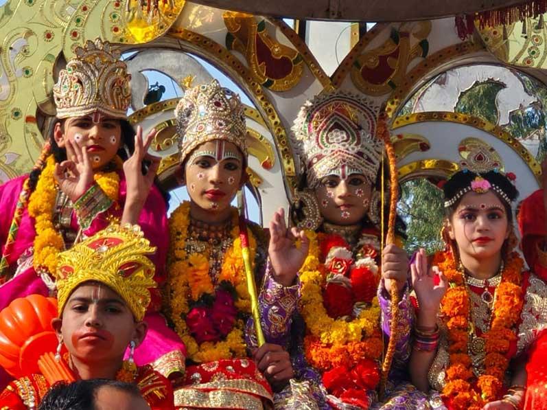 MVM Shahdol: Students of Maharishi Vidya Mandir Shahdol presented cultural performance at different places in the city on the occasion of Shri Ram Mandir Pran Pratishtha Ayodhya.